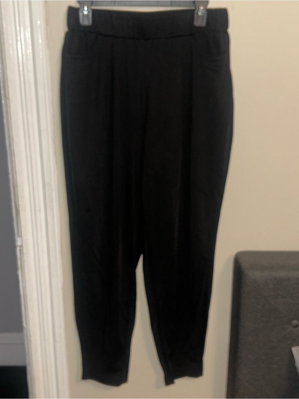BloomChic Black Tapered Elastic-Waist Joggers NWT